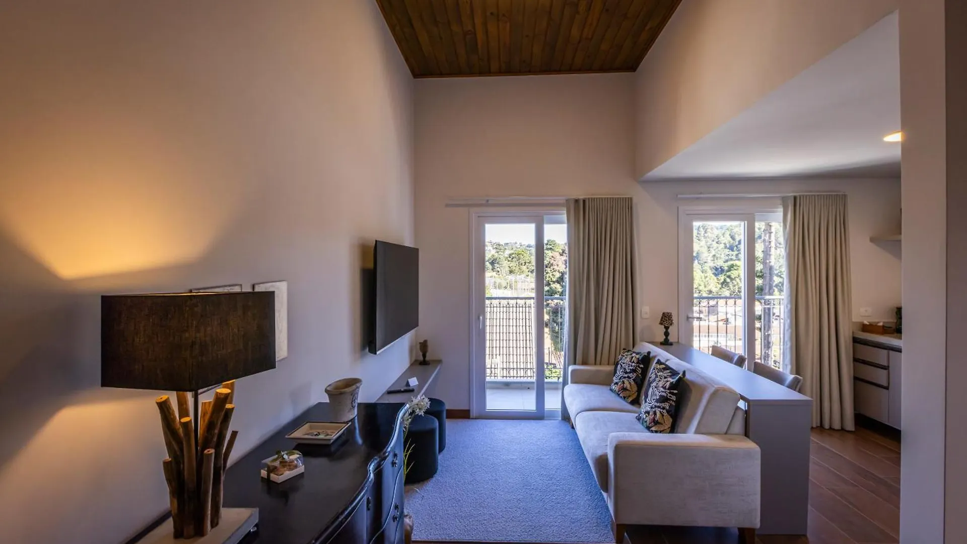 Zur Suites Campos do Jordao Inn